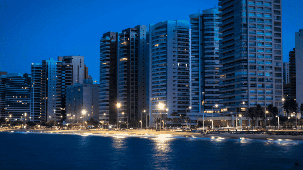 A vida noturna em Fortaleza, oferece muitas opções de entretenimento.