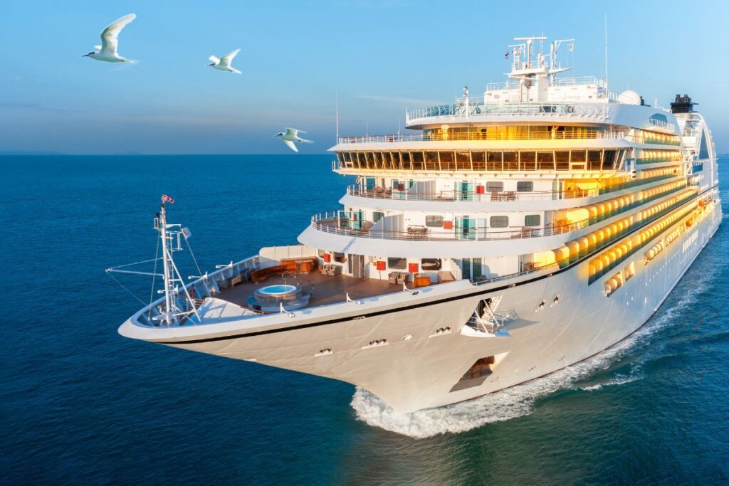 Os cruzeiros de final de ano possuem um conjunto de características vantajosas para quem quer curtir essa experiência simplificada. Eles reúnem ótimas acomodações, refeições e opções de entretenimento, incluindo programação especial de festas e ceias.

Além do mais, não podemos deixar de citar os incríveis destinos. Muitos variam de praias quentes a cidades históricas com mercados natalinos. Para quem quer comemorar sem se preocupar com reservas em restaurantes ou trânsito, o cruzeiro é uma solução “tudo em um”.