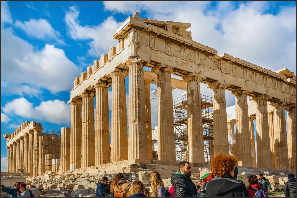 Viajar para o continente europeu entre janeiro a março pode parecer um projeto caro devido ao inverno, que, por sua vez, é sinônimo de grandes gastos. No entanto, existem ótimas oportunidades para quem busca economia sem abrir mão de cultura, gastronomia, história e paisagens impressionantes.