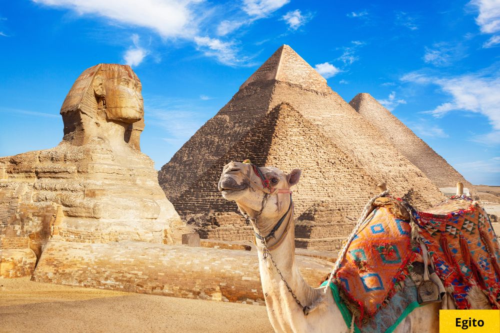 Que tal visitar as grandes pirâmides ou fazer um cruzeiro pelo Nilo? Ao visitar o Egito você consegue realizar estas e outras atividades. E o melhor: pagando um preço bastante acessível para elas. É claro que, antes de partir, é muito importante ver as condições políticas e sociais do momento, além do preço das passagens e valores internos. Mas em geral, podemos dizer que este é um destino que não exigirá um grande investimento e compensará muito.